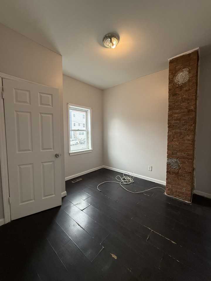 504 Washington Ave #1 - Photo 7 of 10