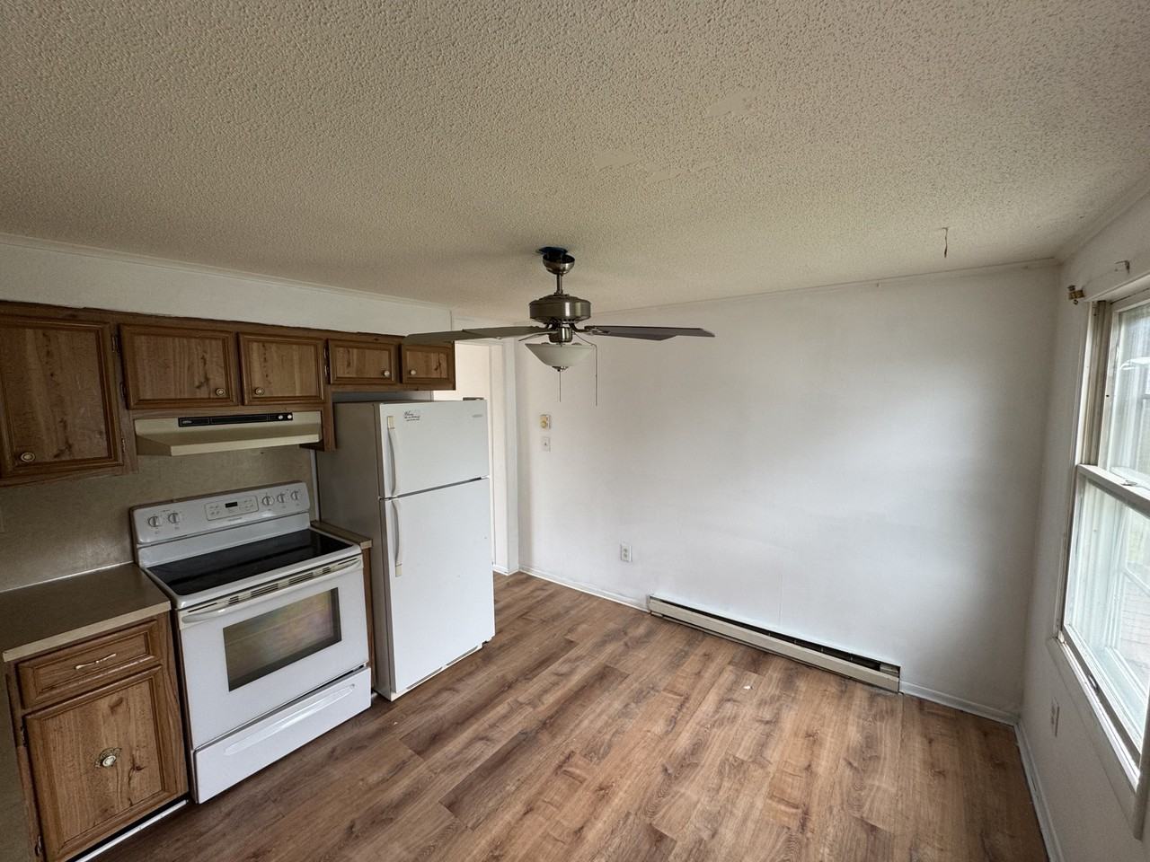 138 Ruby St - Photo 4 of 10