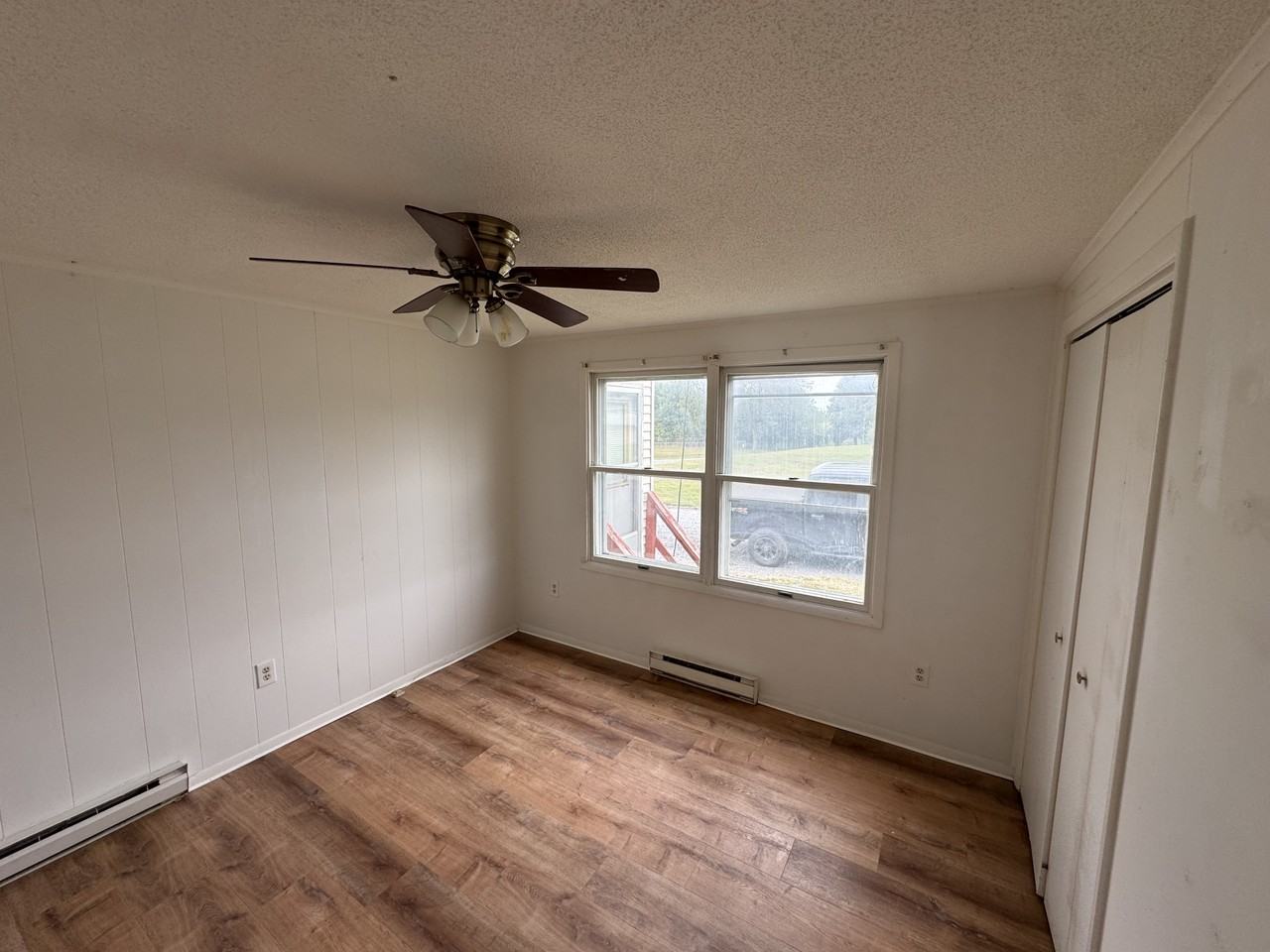 138 Ruby St - Photo 5 of 10