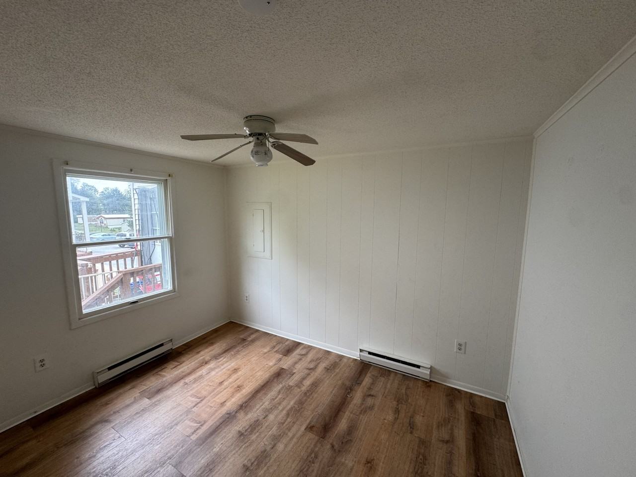 138 Ruby St - Photo 7 of 10