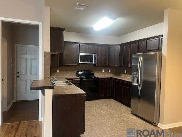 17104 Richmond Dr - Photo 3 of 23