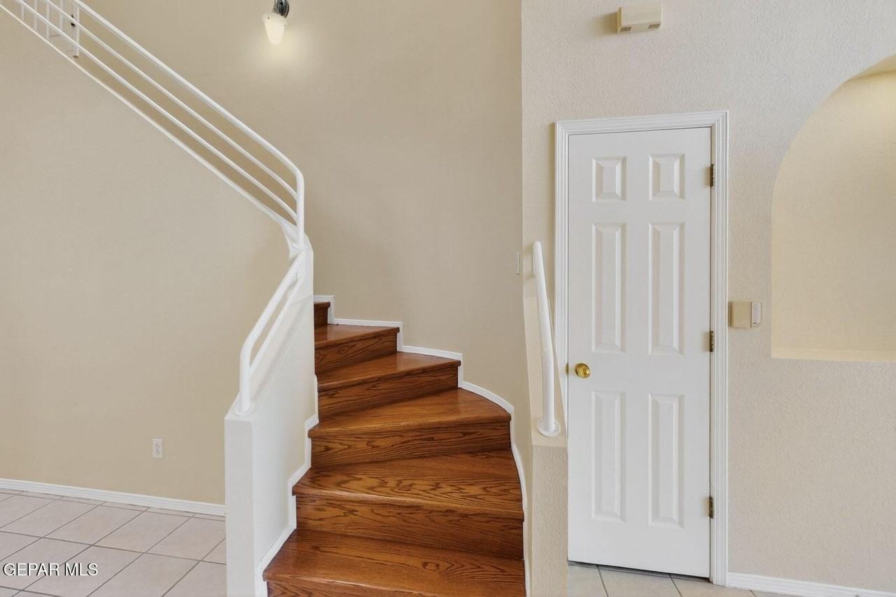 6017 Ojo De Agua Dr - Photo 3 of 28
