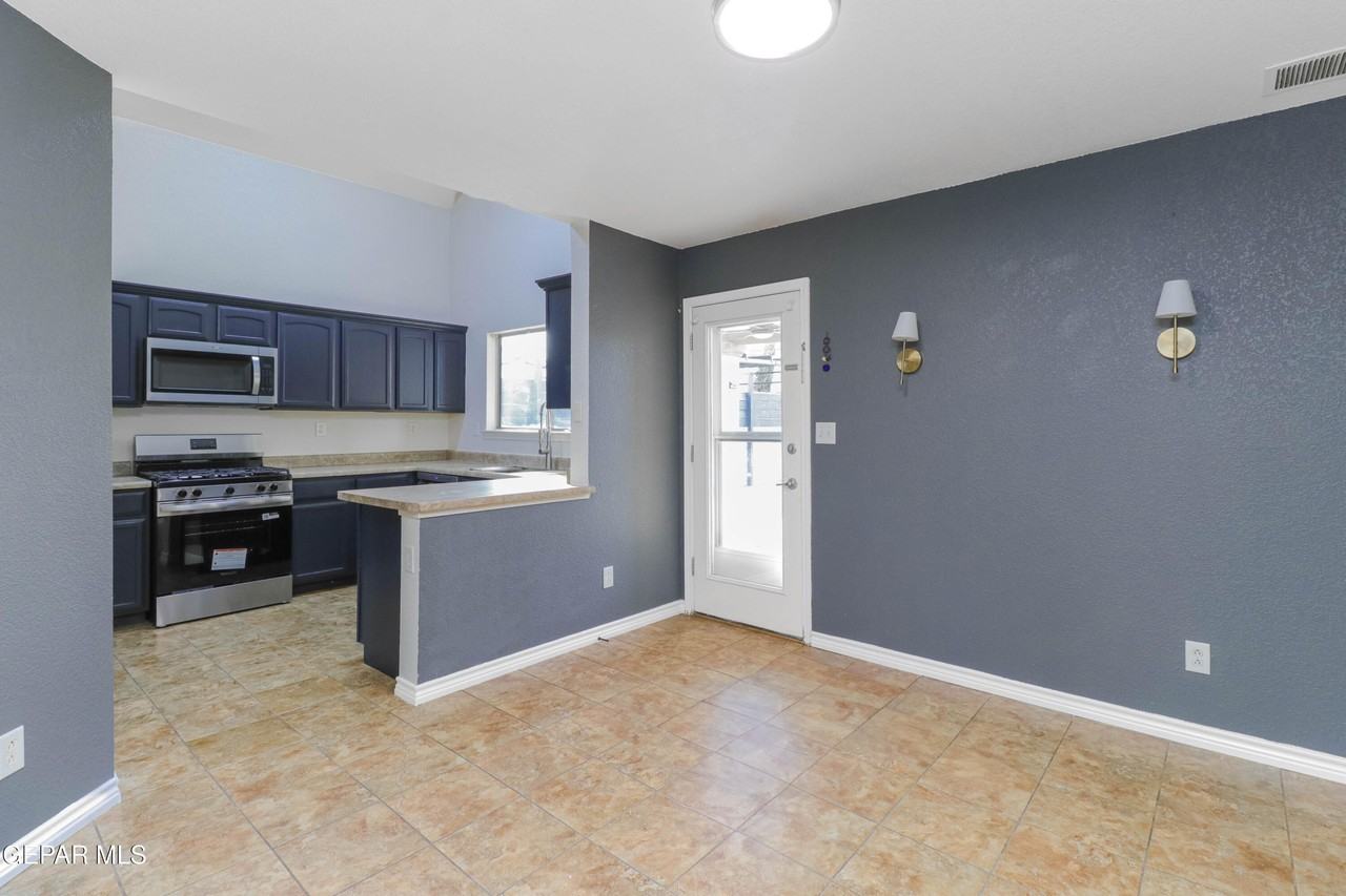 11612 Mesquite Miel Dr - Photo 3 of 46