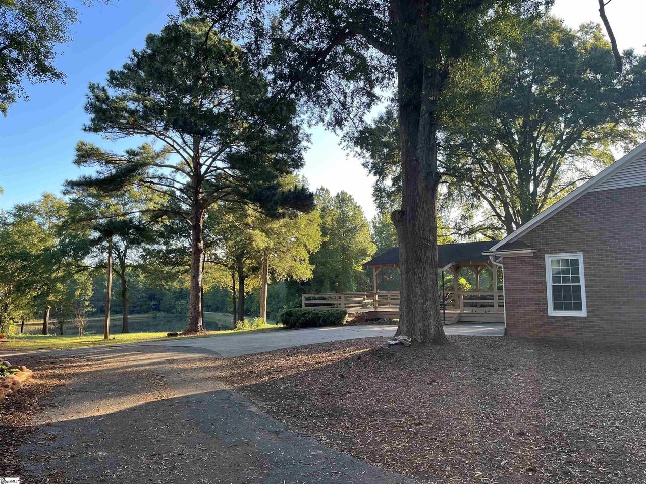 203 Moore Rd - Photo 4 of 32