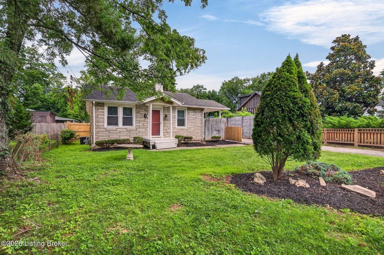 11905 Wetherby Ave - Photo 3 of 36