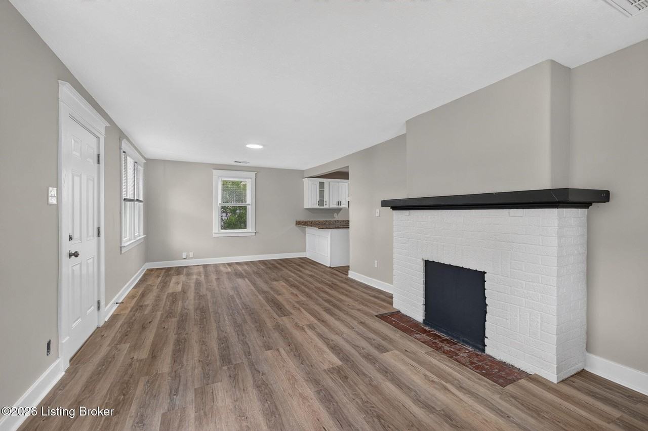 11905 Wetherby Ave - Photo 5 of 36
