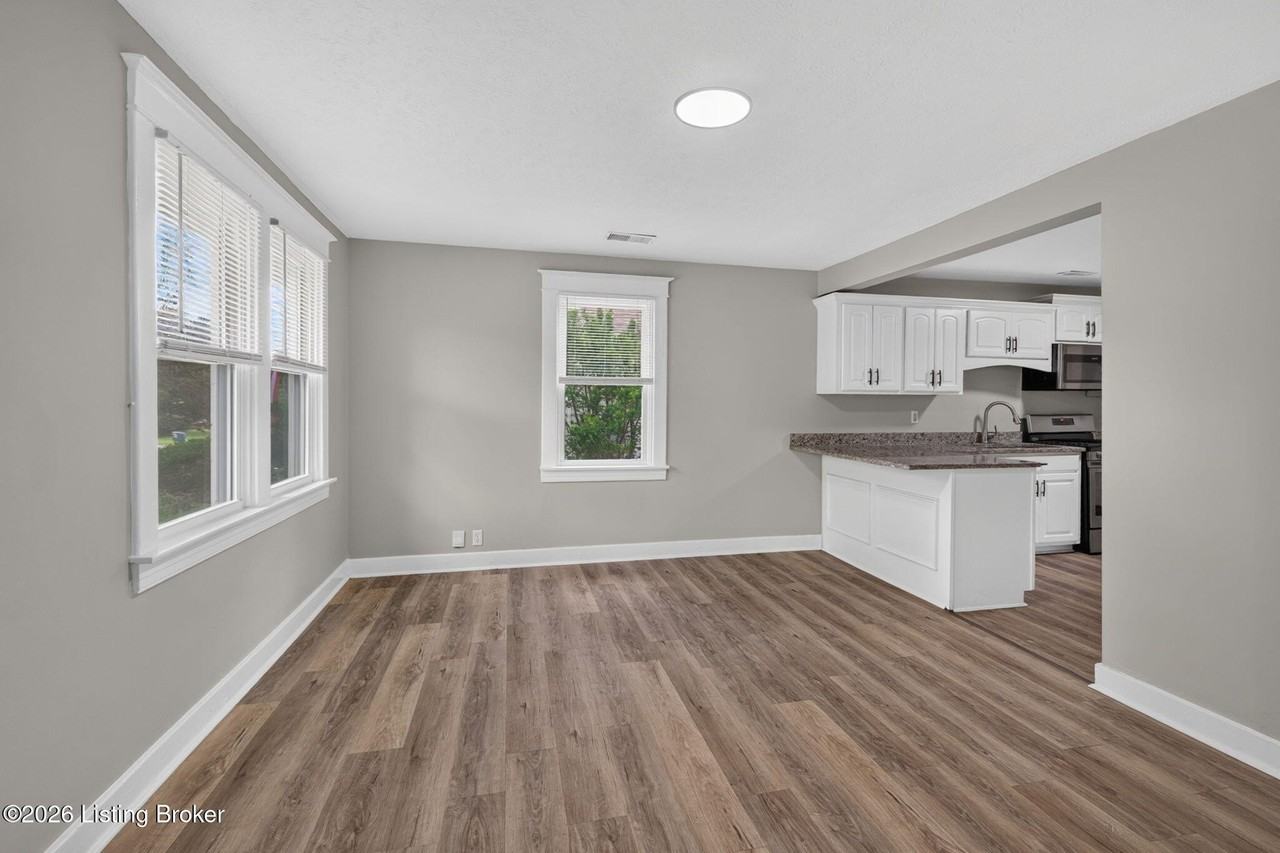 11905 Wetherby Ave - Photo 6 of 36