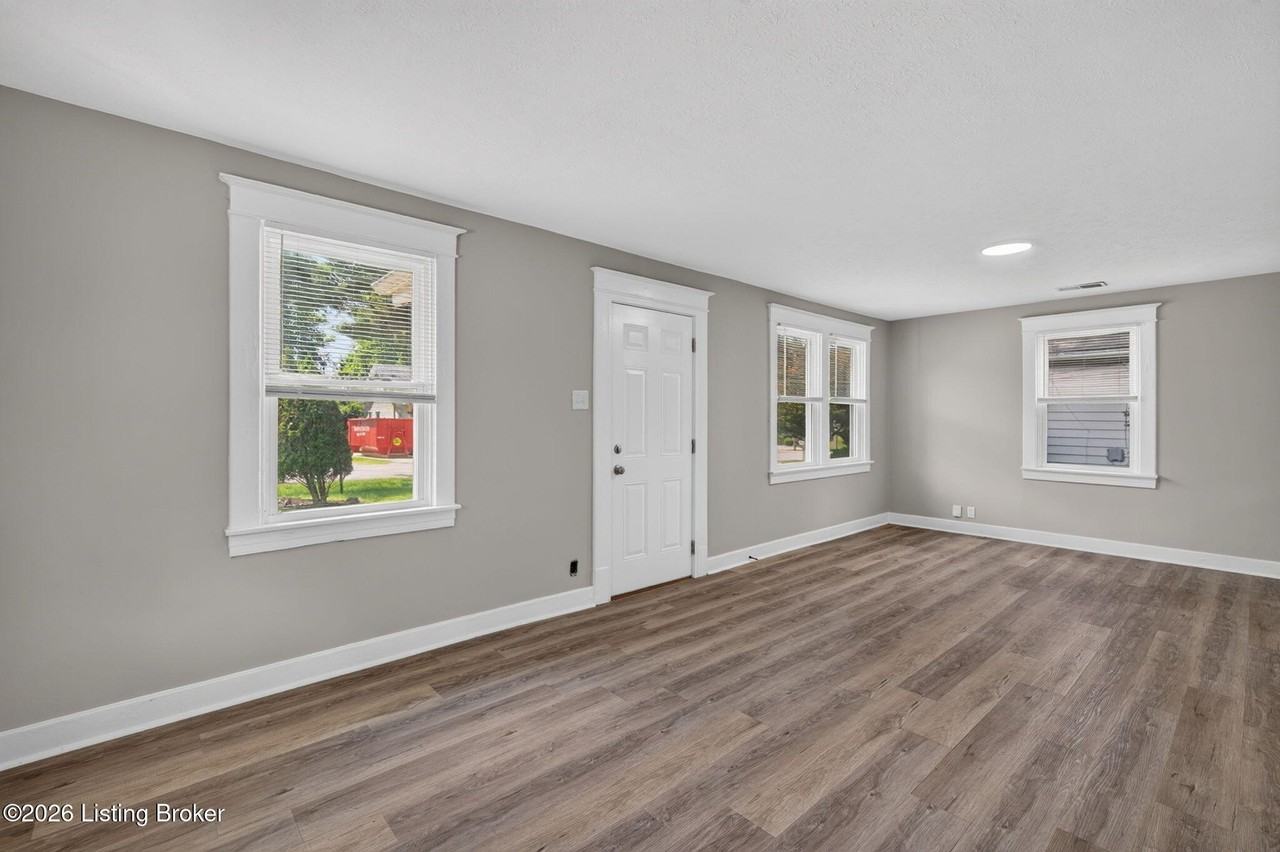 11905 Wetherby Ave - Photo 7 of 36