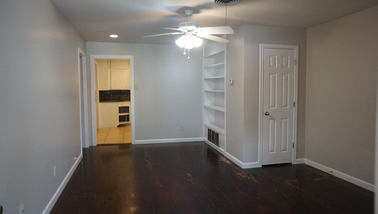 802 Thomas St #1 - Photo 4 of 15