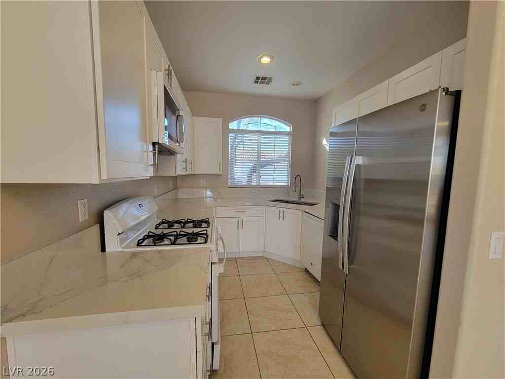 1436 Still Creek Ave - Photo 3 of 36