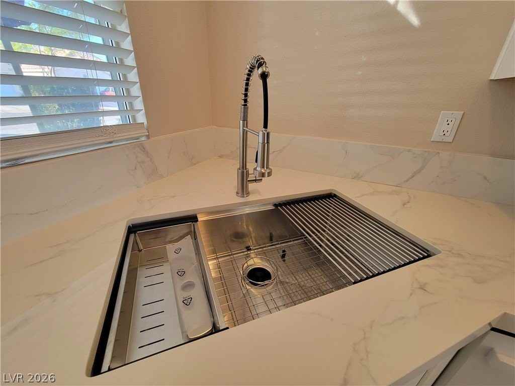1436 Still Creek Ave - Photo 6 of 36