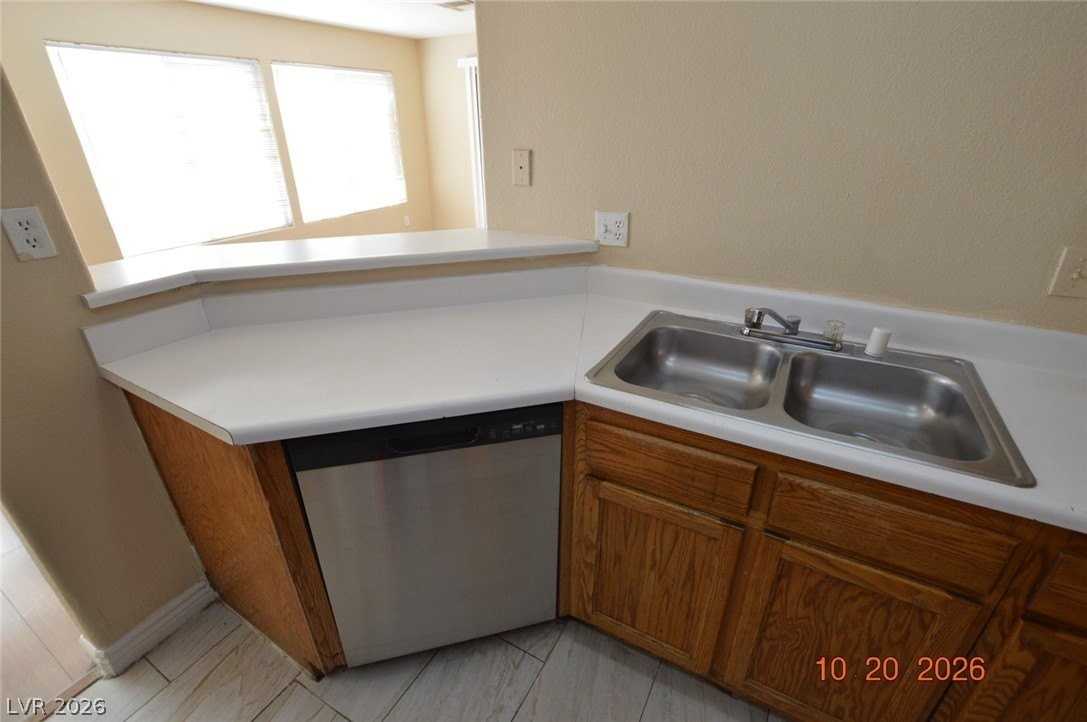 1501 Linnbaker Ln #203 - Photo 7 of 17