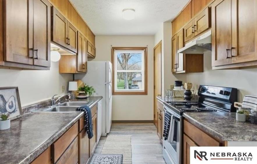 5621 Charles St - Photo 6 of 16