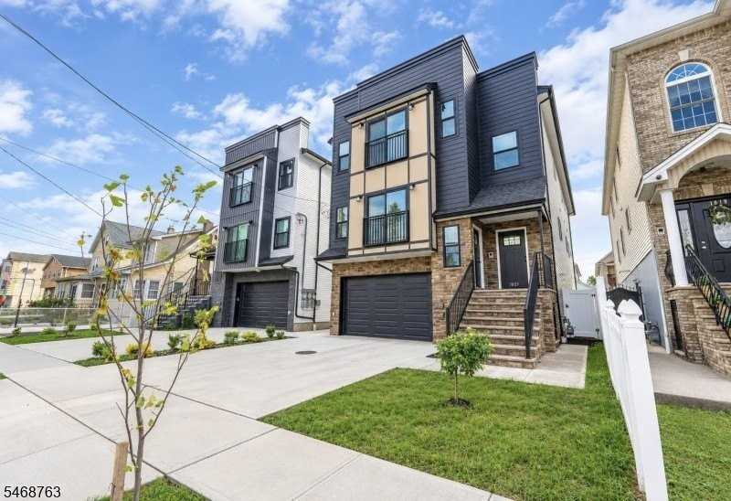 1021 Cross Ave - Photo 2 of 24
