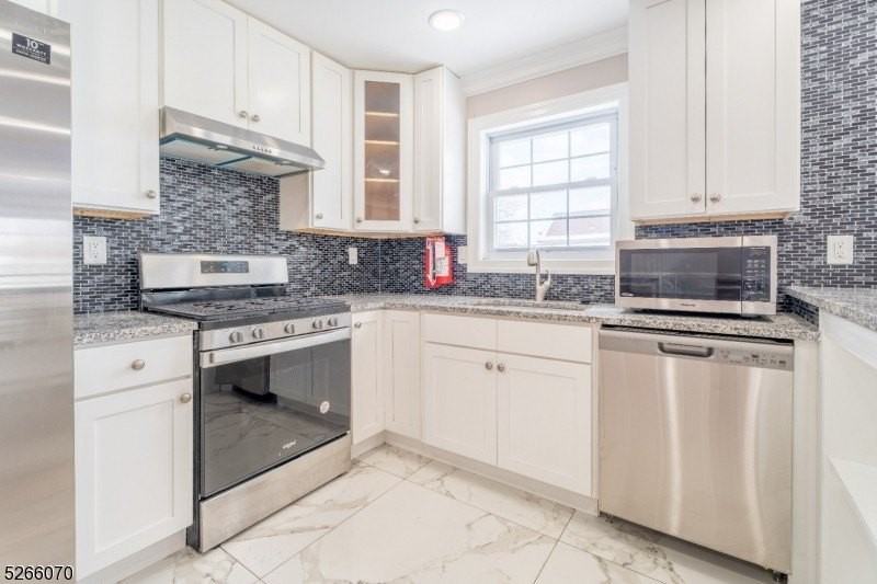 41 Jacob St #2 - Photo 3 of 14