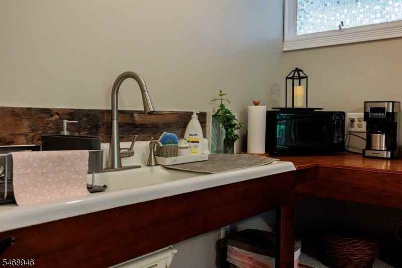 49 E Shore Dr - Photo 7 of 25
