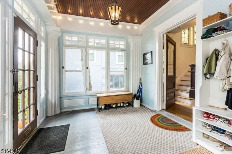 115 Sherman Pl - Photo 4 of 30