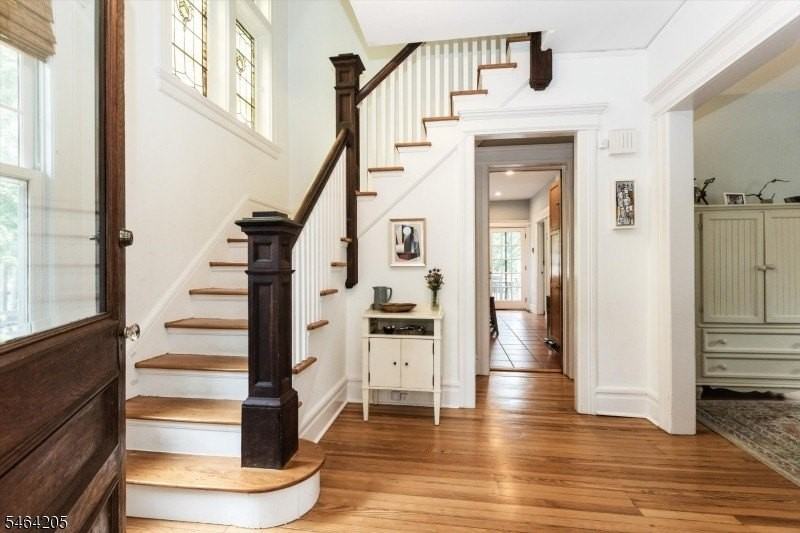 115 Sherman Pl - Photo 5 of 30