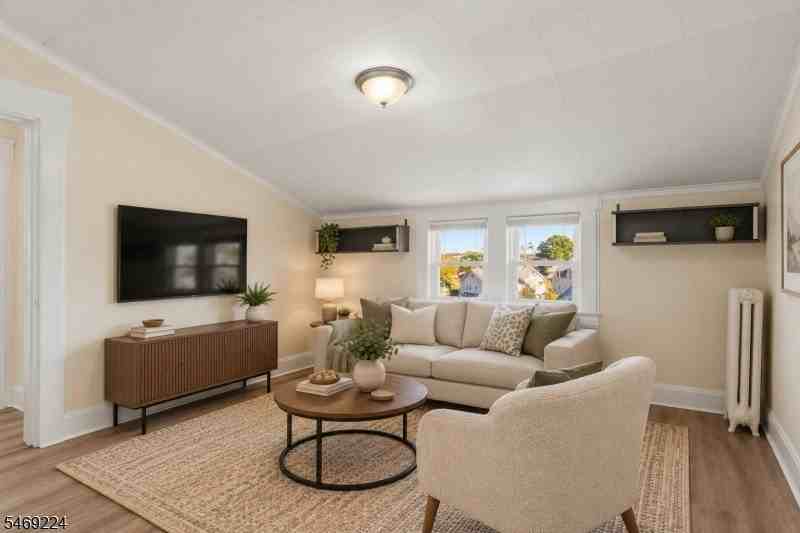 275 Greylock Pkwy - Photo 3 of 12