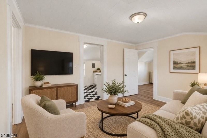 275 Greylock Pkwy - Photo 4 of 12