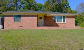featured image of 710 N Englewood Ave
