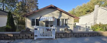 featured image of 108 W Breaker St