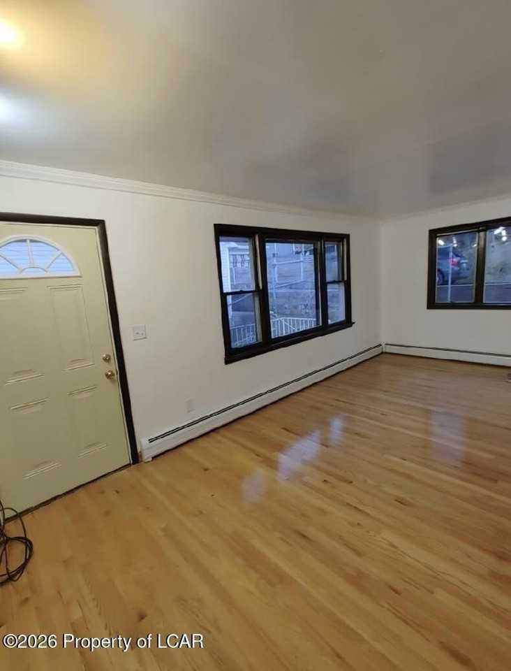 108 W Breaker St - Photo 3 of 10