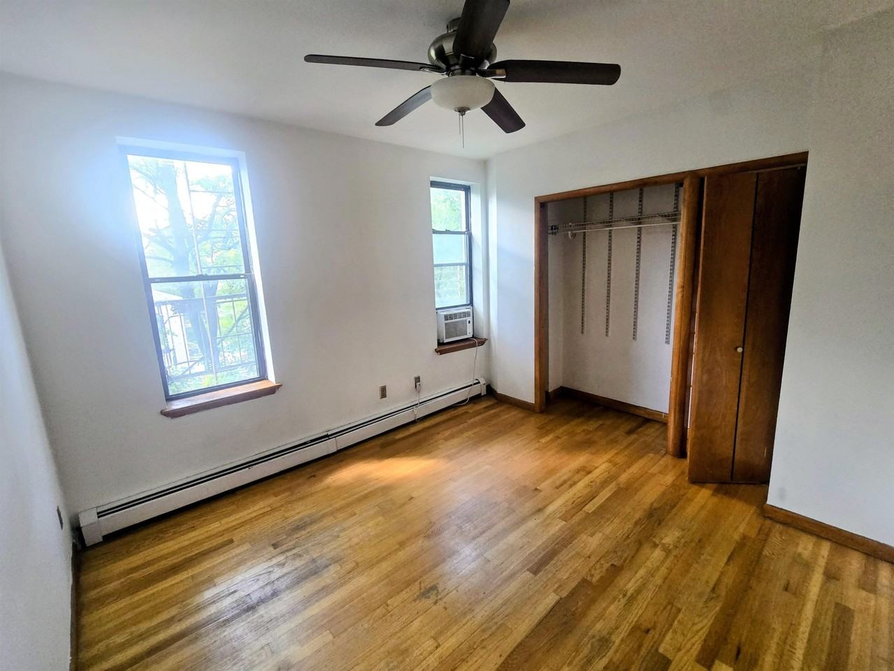 1093 Summit Ave #10 - Photo 6 of 10