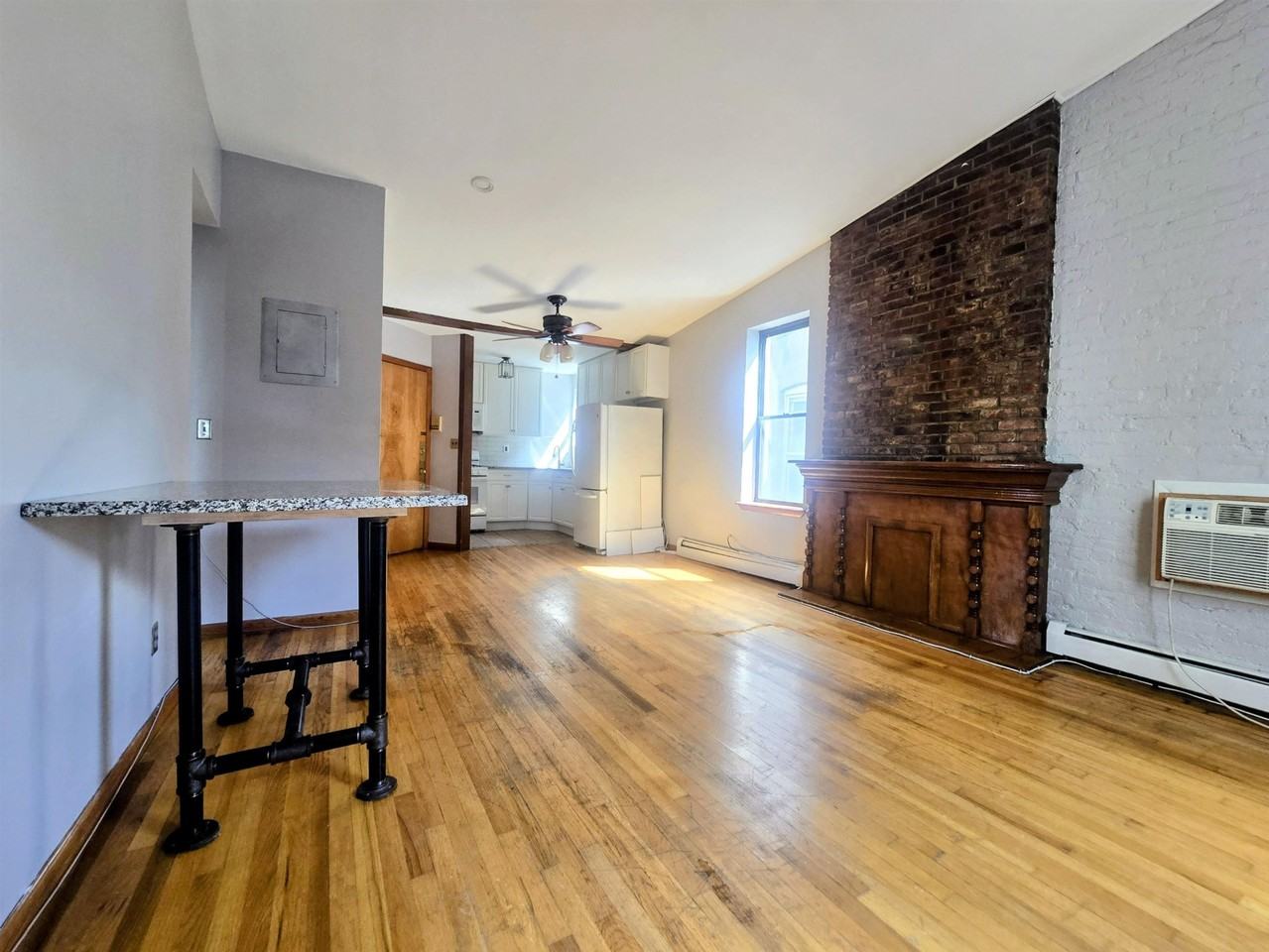 1093 Summit Ave #10 - Photo 7 of 10