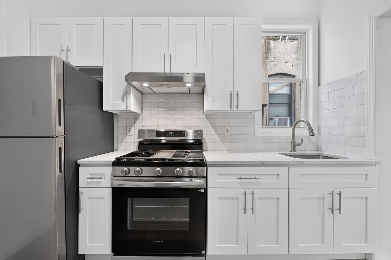210 36th St #1L - Photo 5 of 14