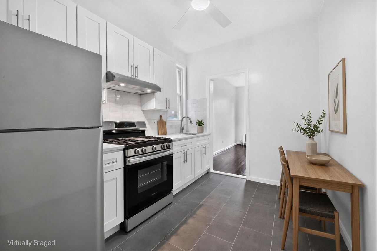210 36th St #1L - Photo 6 of 14