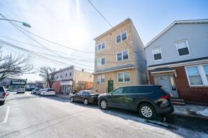 featured image of 10 W 21st St #2L