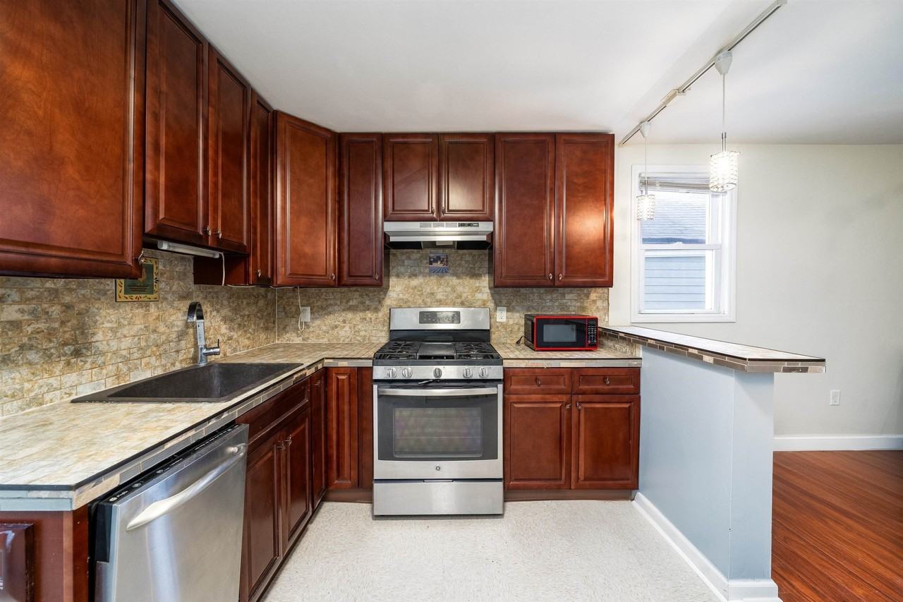 10 W 21st St #2L - Photo 2 of 12