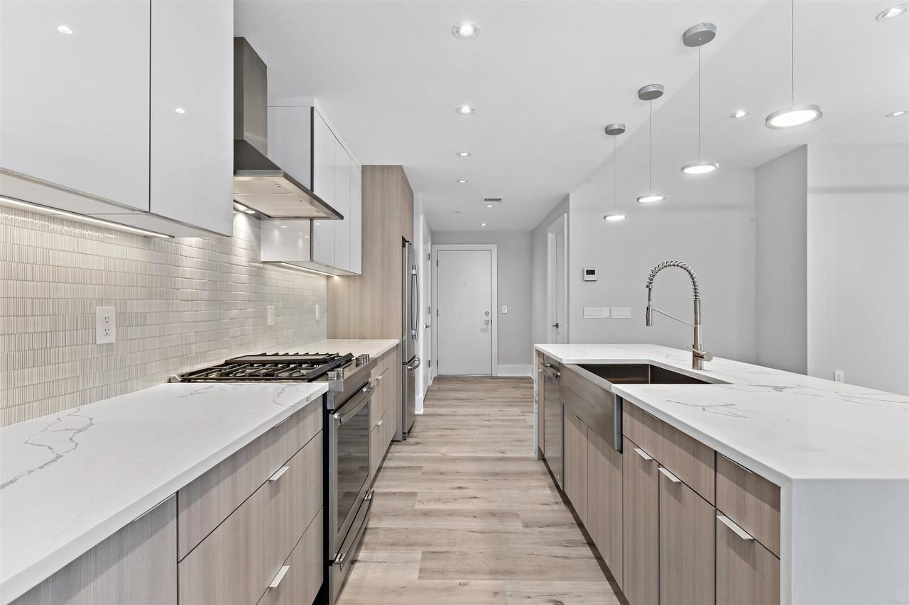 727 Adams St #202 - Photo 6 of 19