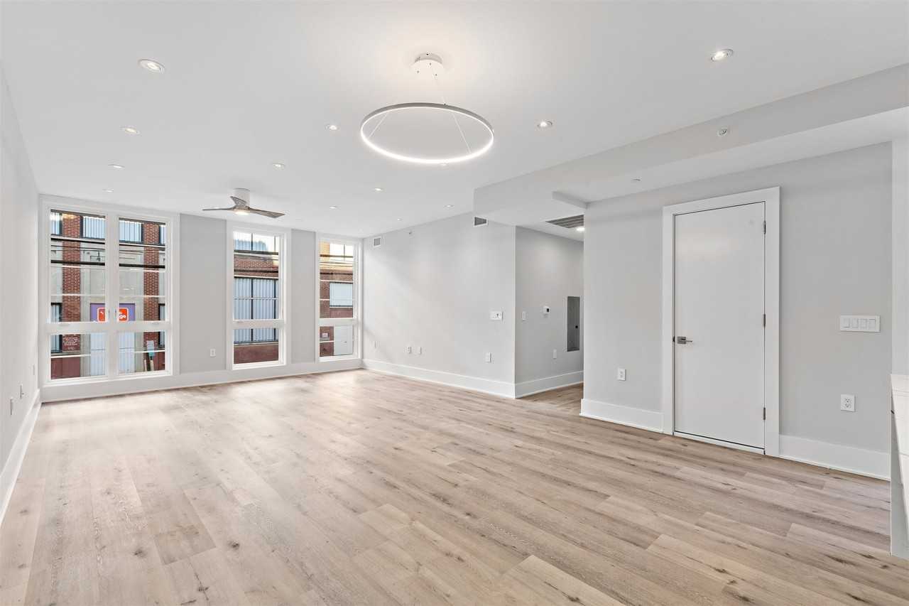 727 Adams St #202 - Photo 7 of 19