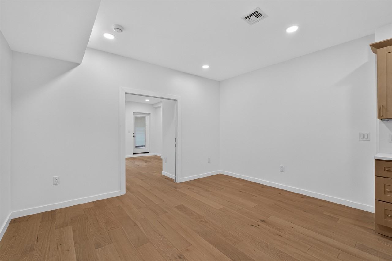 188 Webster Ave #1 - Photo 5 of 16