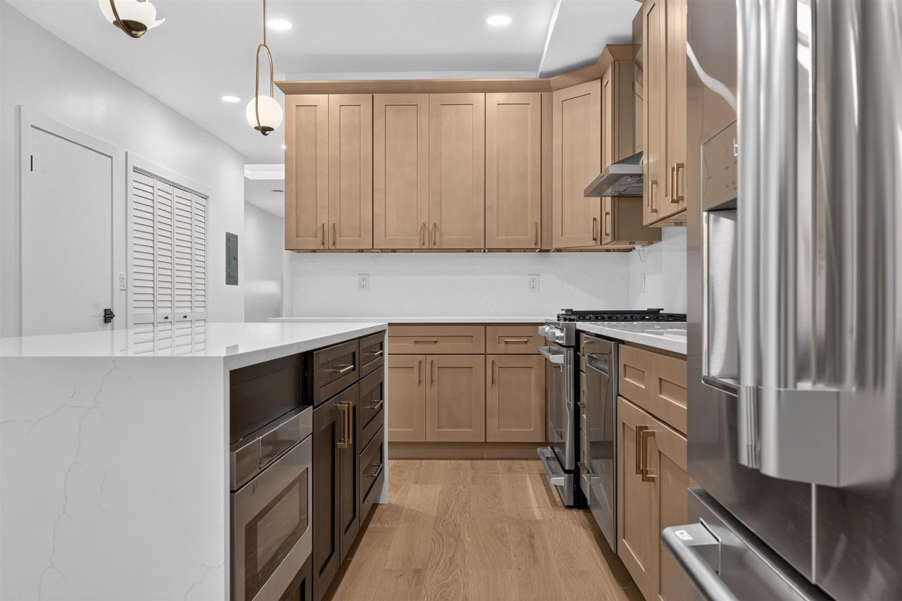 188 Webster Ave #2 - Photo 5 of 24
