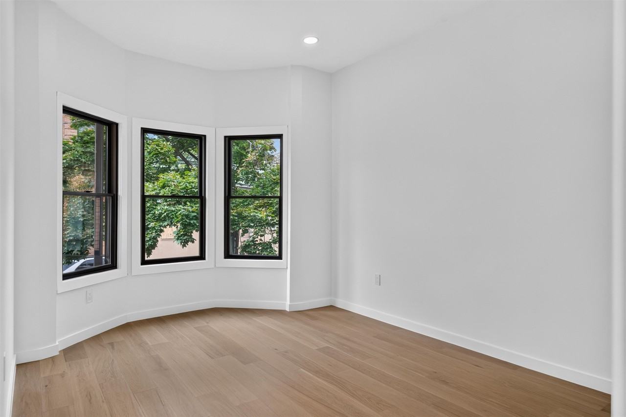 188 Webster Ave #2 - Photo 6 of 24
