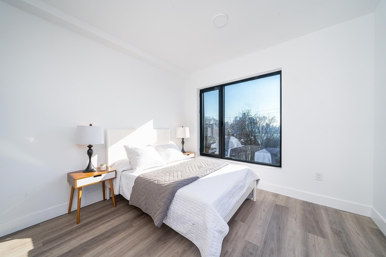 1410 Palisade Ave #610 - Photo 5 of 9
