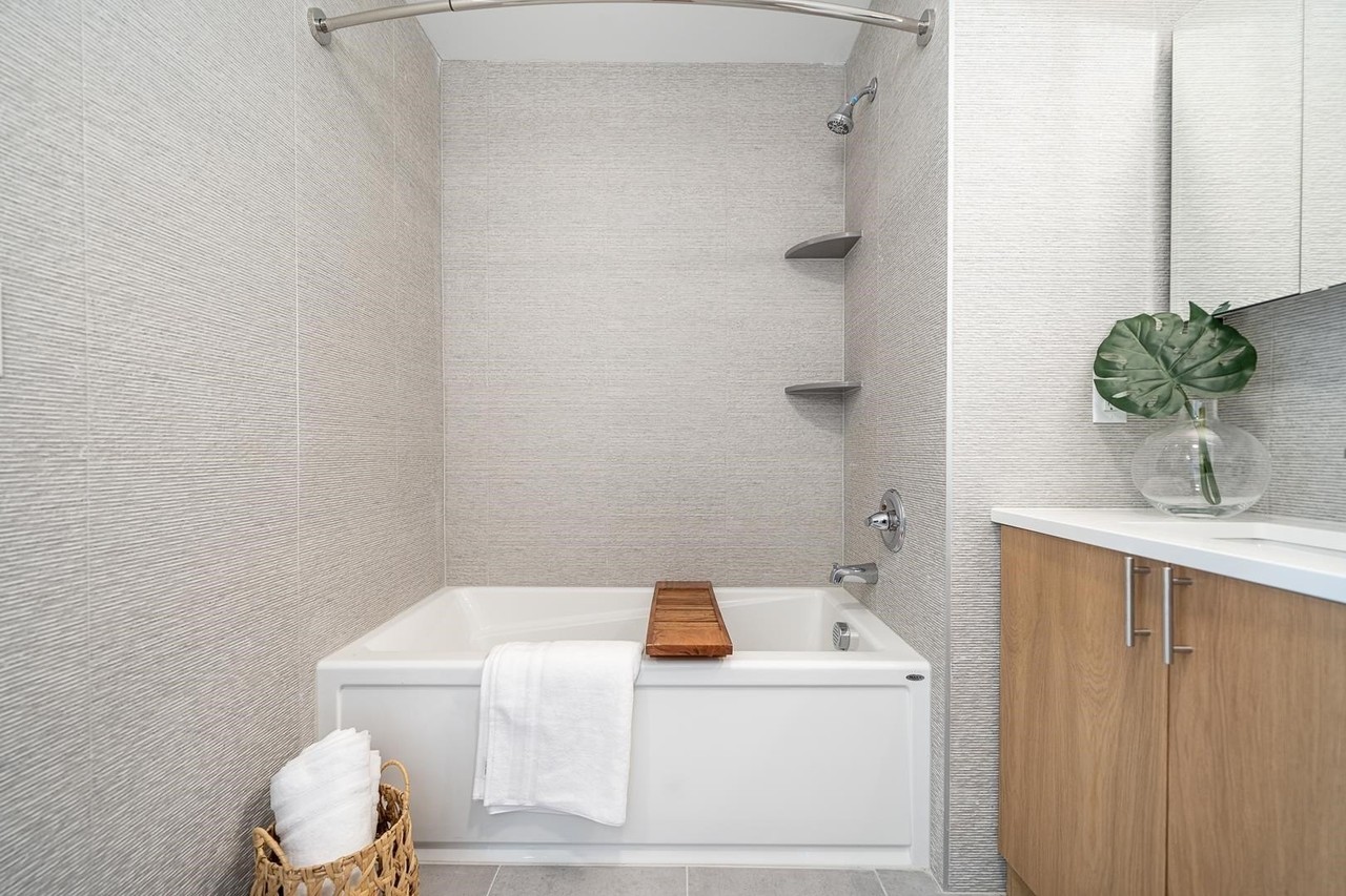 1410 Palisade Ave #610 - Photo 6 of 9