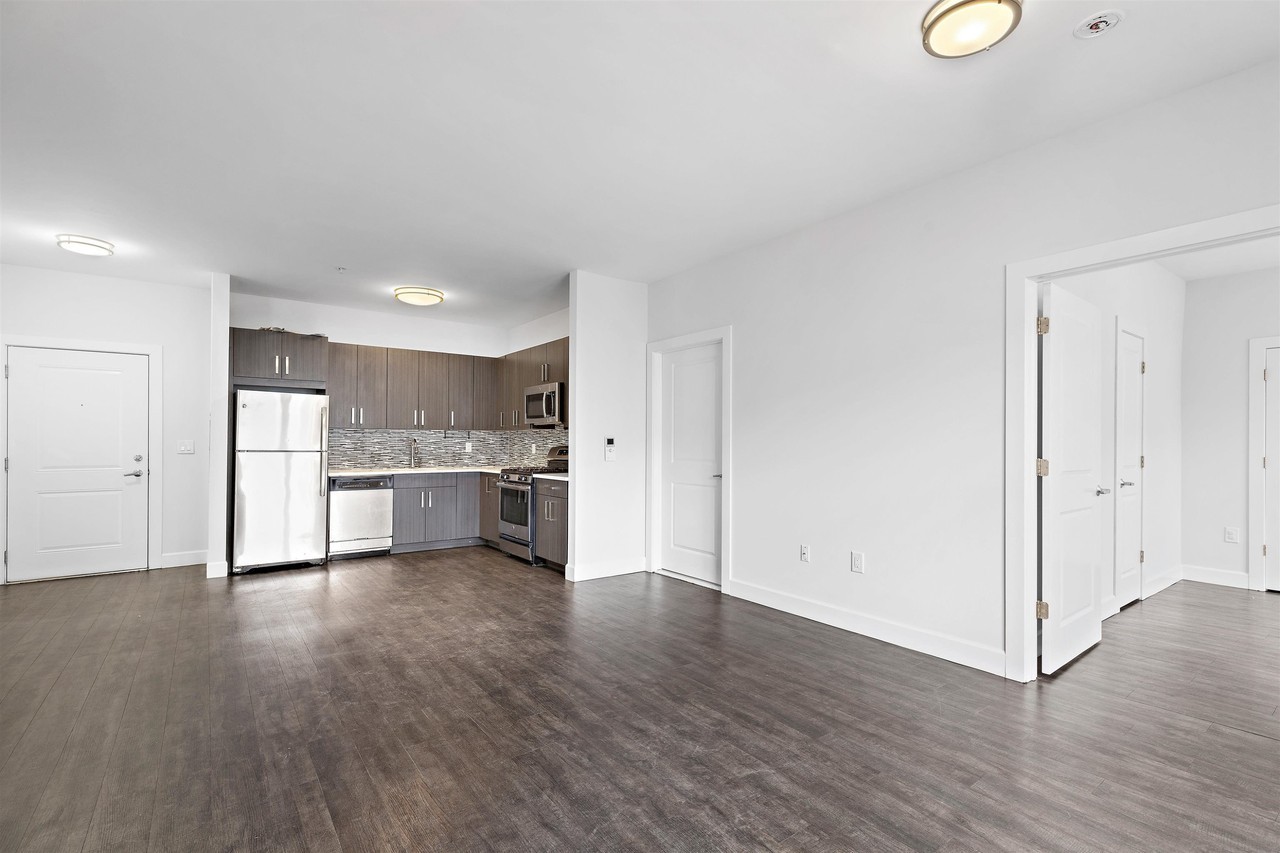 510 45th St #201 - Photo 4 of 13