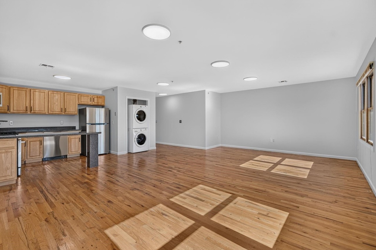 338 3rd St #3 - Photo 4 of 28