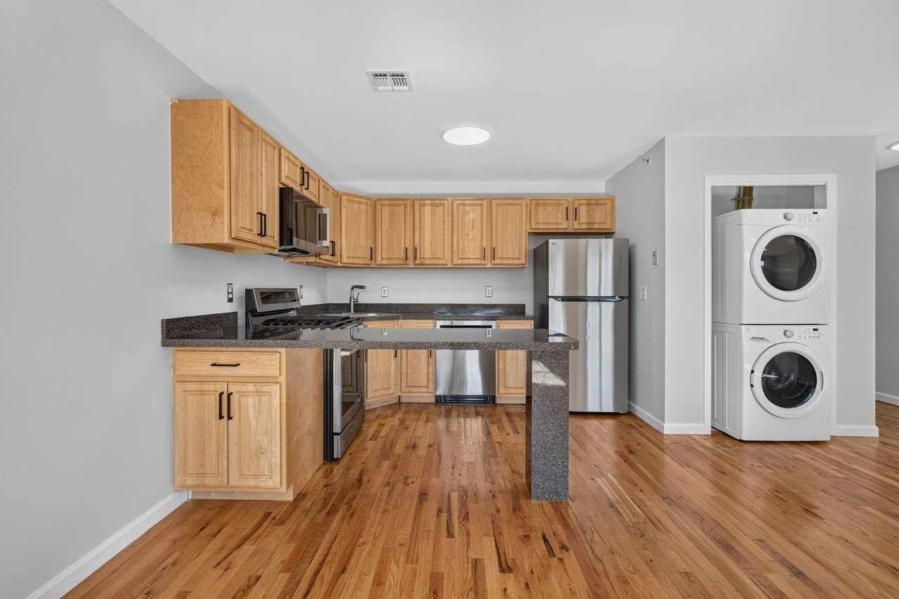 338 3rd St #3 - Photo 6 of 28