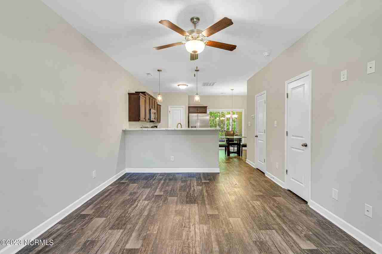 14 Jaydn Drive W - Photo 3 of 22