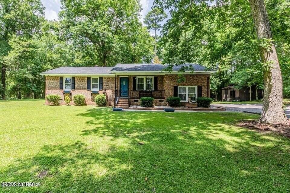 208 Toni Dr - Photo 2 of 30