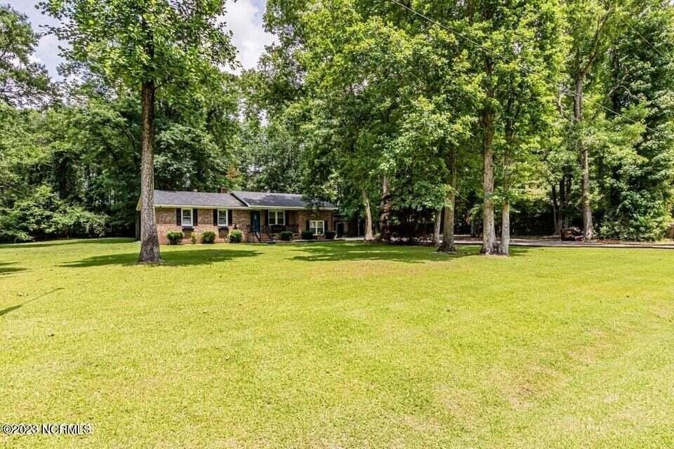 208 Toni Dr - Photo 3 of 30
