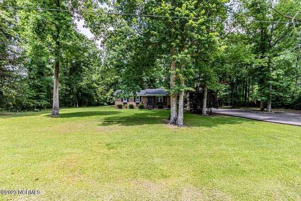 208 Toni Dr - Photo 4 of 30