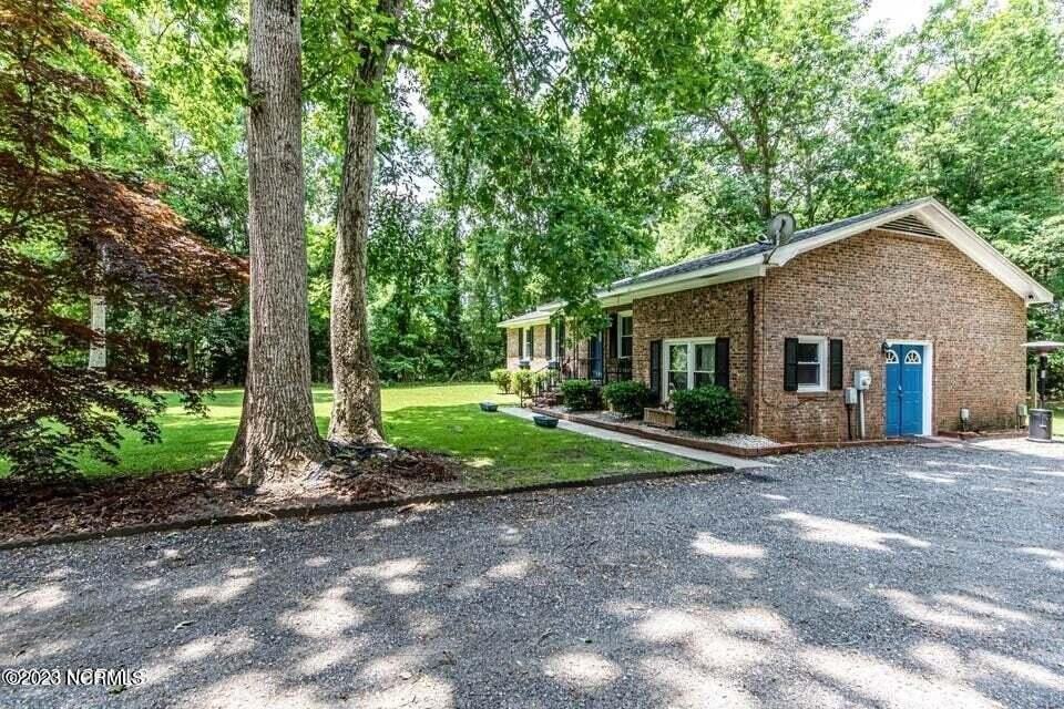 208 Toni Dr - Photo 7 of 30