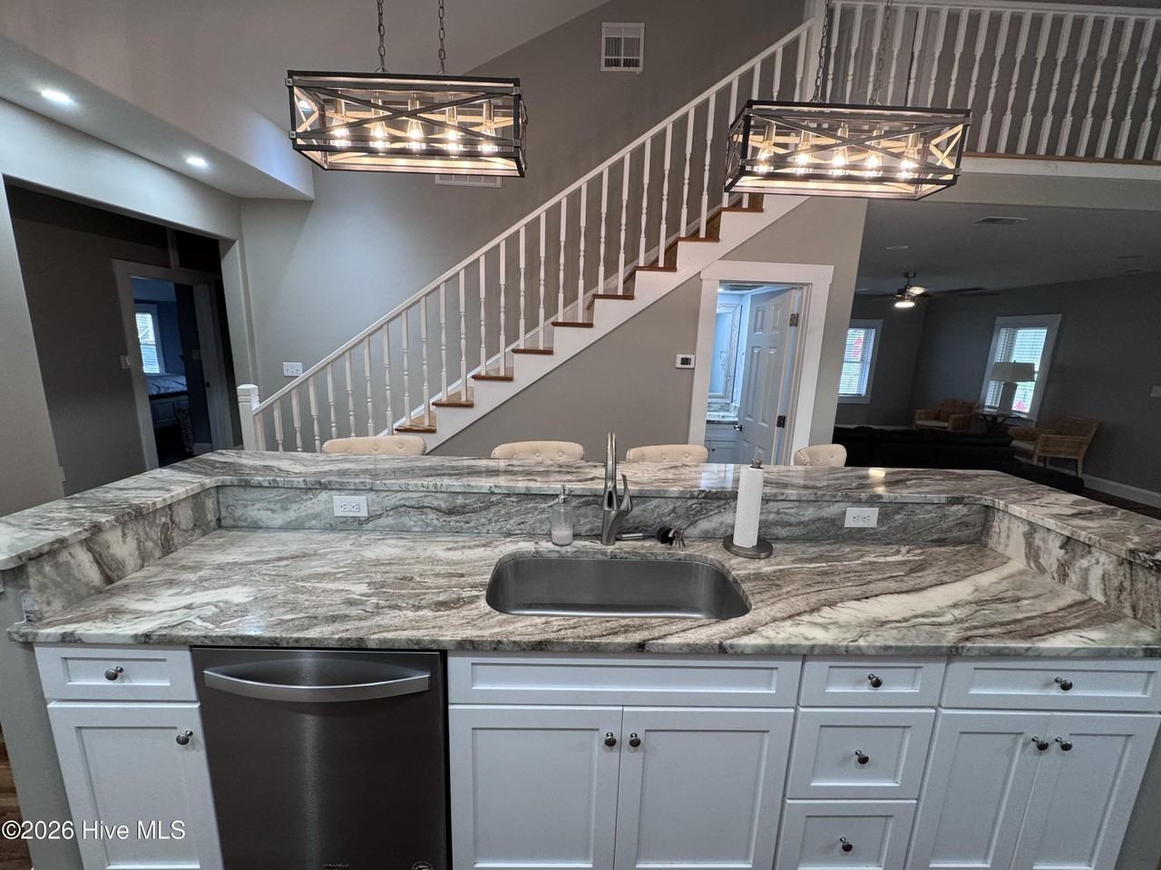 700 Fisher St - Photo 4 of 12