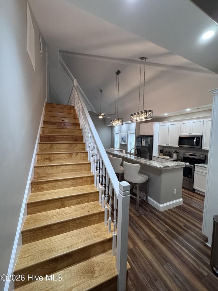 700 Fisher St - Photo 7 of 12